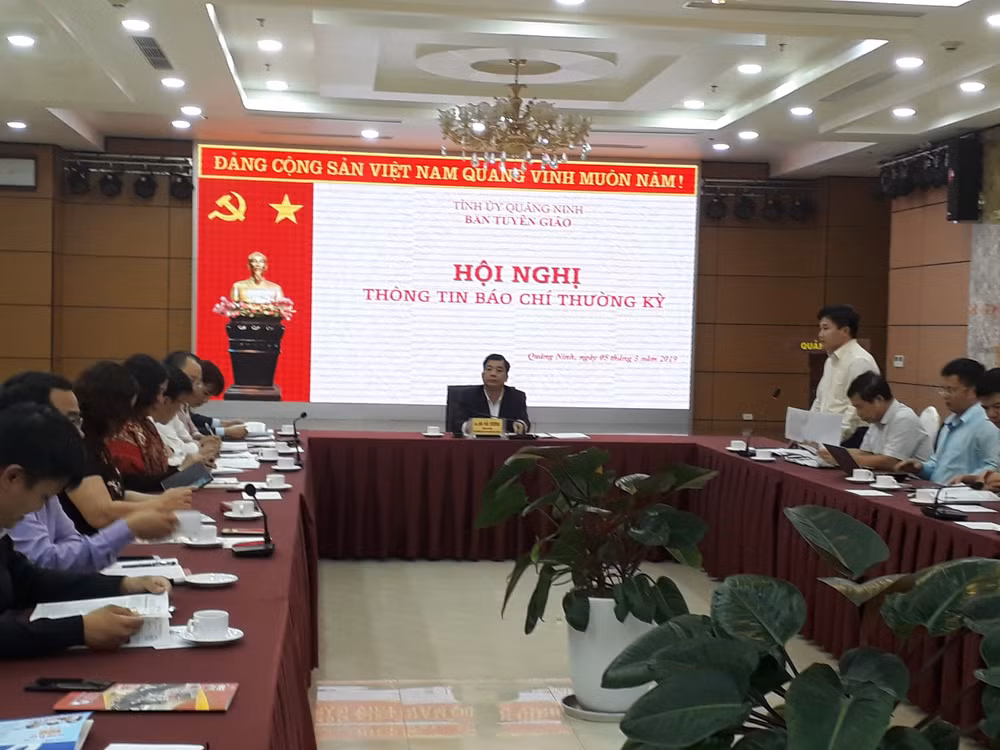 Đồng chí Lý Văn Thành, Phó trưởng Ban Dân tộc tỉnh thông tin về kết quả thực hiện Đề án 196
