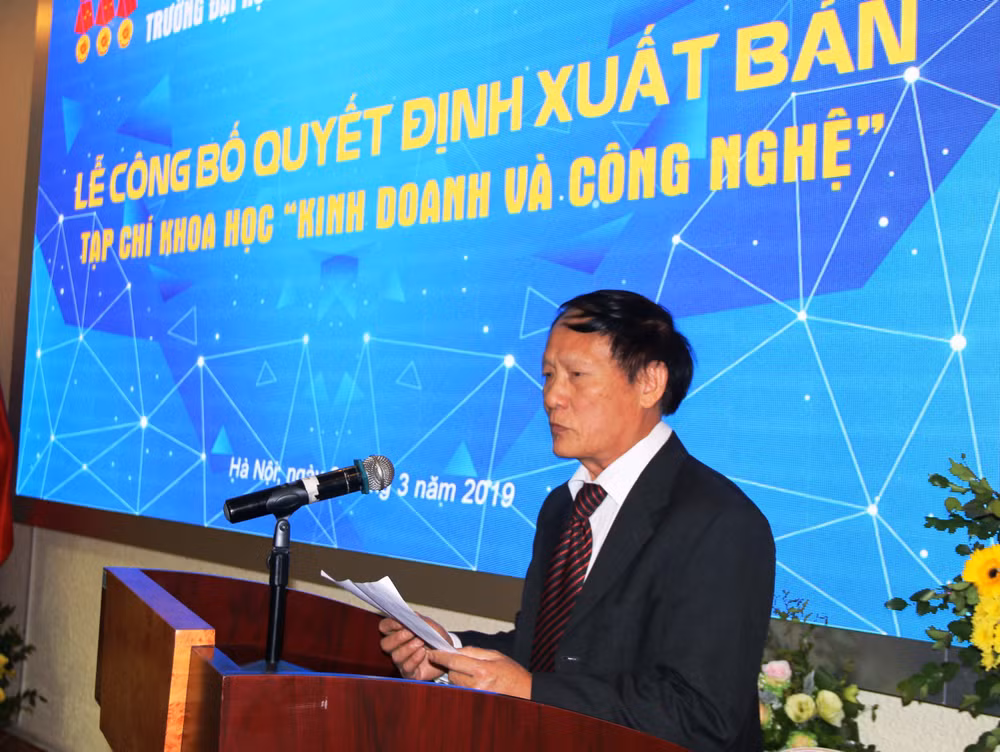 PGS. TS. Nguyễn Công Nghiệp - Phó Hiệu trưởng HUBT, Tổng Biên tập Tạp chí Khoa học KD& CN, tin tưởng: Tạp chí sẽ hoạt động hiệu quả với nội dung phong phú, chất lượng cao, nhanh chóng được xã hội hưởng ứng, ghi nhận... Ảnh: TCTC