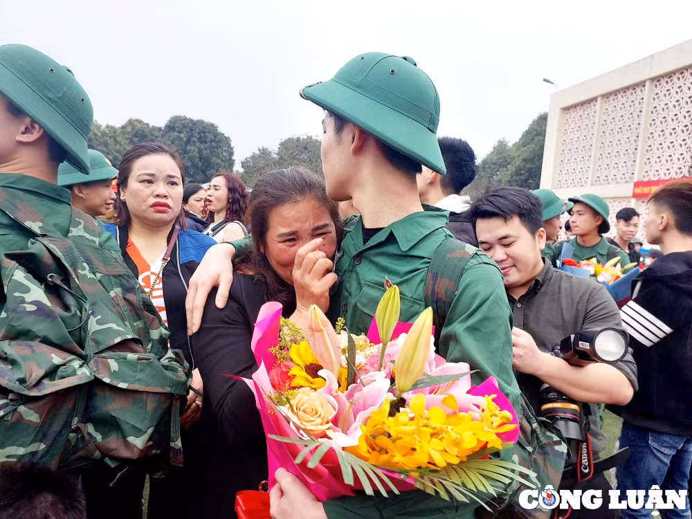 thanh nien nghe an hang hai len duong nhap ngu hinh 2