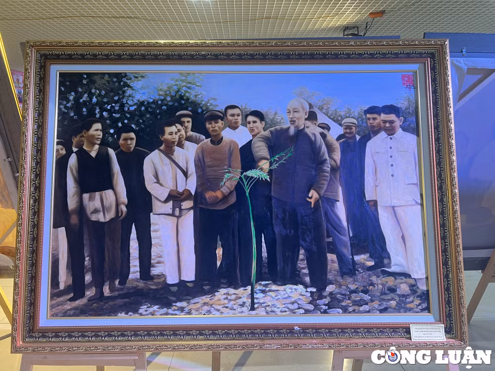 vinh phuc trung bay 60 buc tranh son dau ve bac ho hinh 6