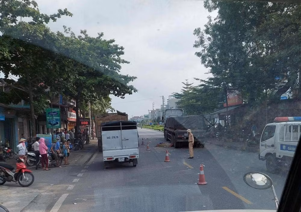 hai duong va cham tren quoc lo 37 nguoi dan ong dieu khien xe may tu vong hinh 1