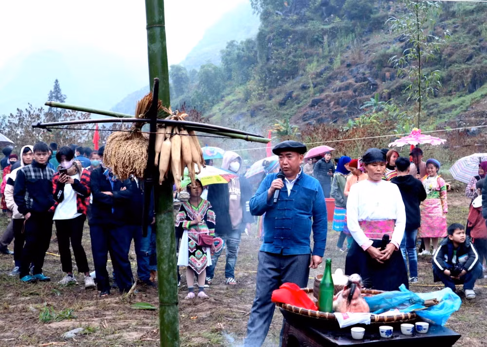 yen minh ha giang to chuc le hoi gau tao hinh 1