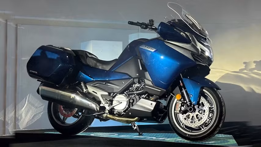 ra mat 2024 cfmoto 1250tr g voi gia gan 500 trieu dong hinh 2