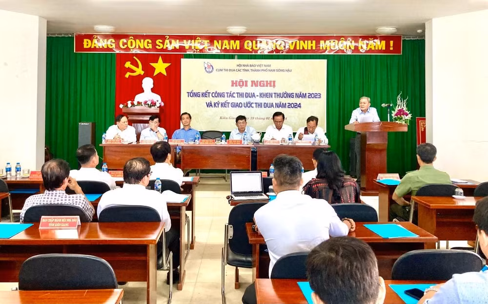 hoi nha bao cum nam song hau tong ket cong tac thi dua khen thuong nam 2023 hinh 1