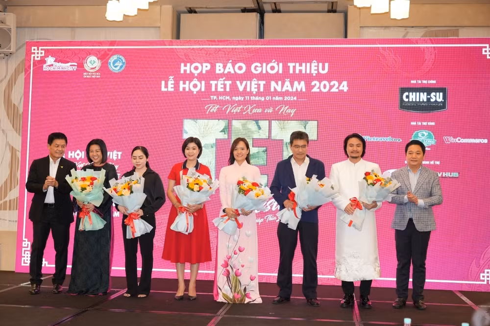 chin su no luc chung tay cung ban to chuc le hoi tet viet 2024 lan toa gia tri viet hinh 3