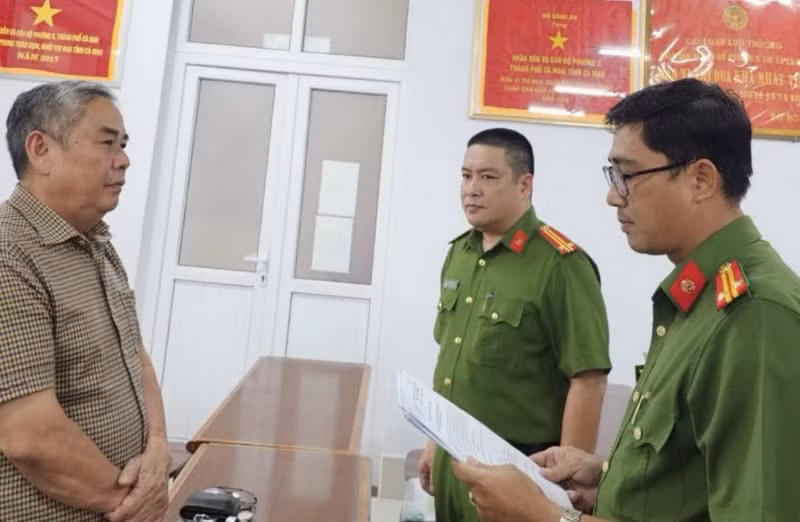 gay thiet hai hon 45 ty dong nguyen pho chu tich ubnd huyen va dong pham bi khoi to hinh 1