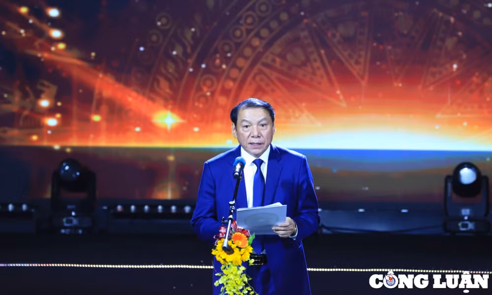 gan 100 nghe si dien vien duoc vinh danh la nghe si tieu bieu nam 2023 hinh 1