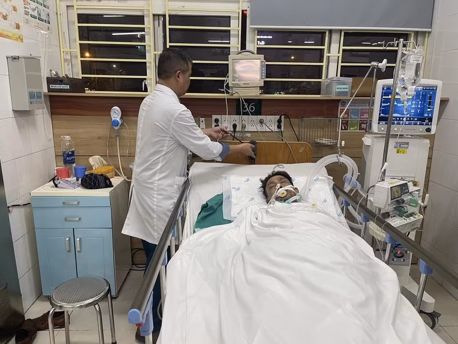ro ri khi clo tai bai phe lieu khien 3 nguoi bi ngo doc nang hinh 1