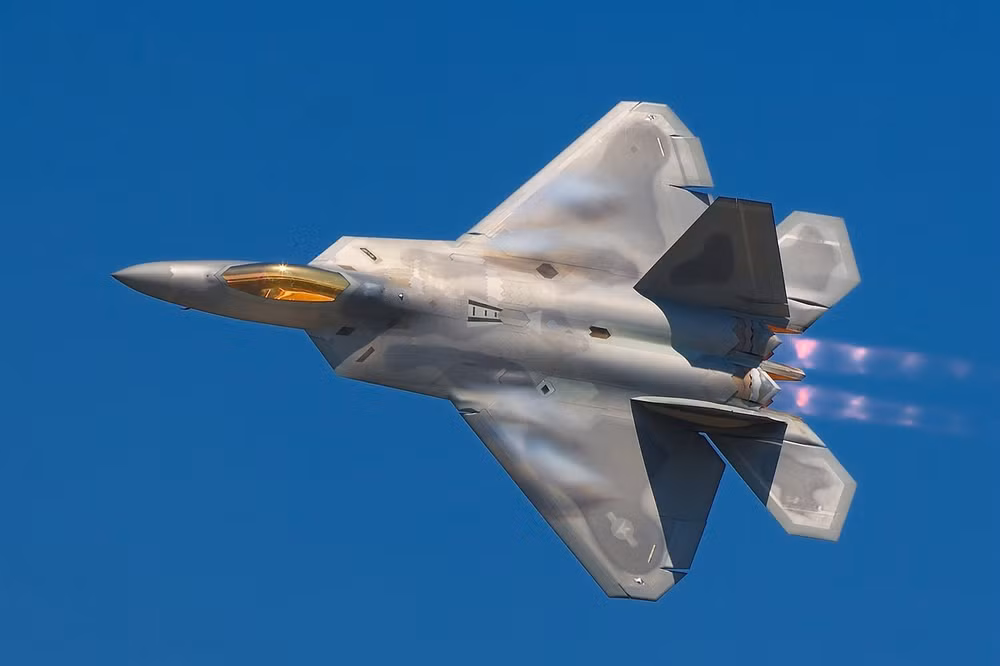 houthi noi ban ha tiem kich tang hinh bat kha chien bai f 22 raptor cua my hinh 1