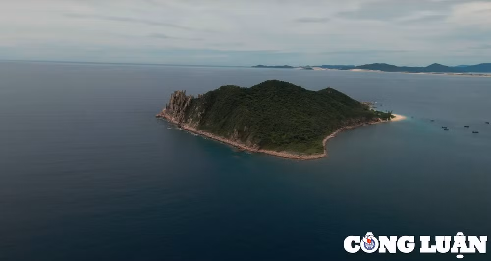 dao hon nua thien duong ngu quen o phu yen hinh 1