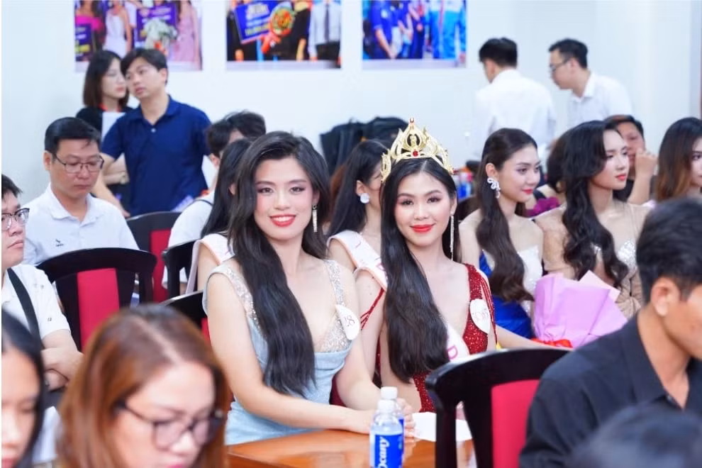 fcf cong bo giai thuong khung cho cuoc thi hoa hau sinh vien viet nam 2024 hinh 27