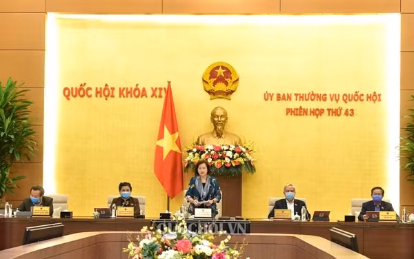 Chủ tịch Quốc hội Nguyễn Thị Kim Ngân phát biểu bế mạc phiên họp thứ 43, ngày 25/3/2020. Ảnh: Cổng TTĐT Quốc hội