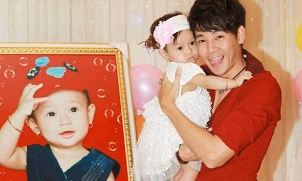 Phùng Ngọc Huy tạm thời gửi con gái cho 2 cô bảo mẫu trực tiếp chăm sóc: “Sở dĩ Huy nhờ hai cô bảo mẫu tiếp tục chăm sóc cho bé Lavie là vì con đã ở với 2 cô từ năm con mới 2 tuổi tới giờ, tình cảm giữa bé Lavie và hai cô rất gắn bó và yêu thương nhau”