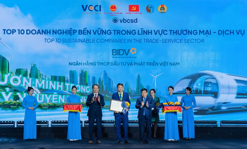 bidv lan thu 6 vao top 10 doanh nghiep ben vung linh vuc thuong mai dich vu hinh 1