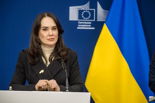 Ukraine trước sức ép chính trị mới