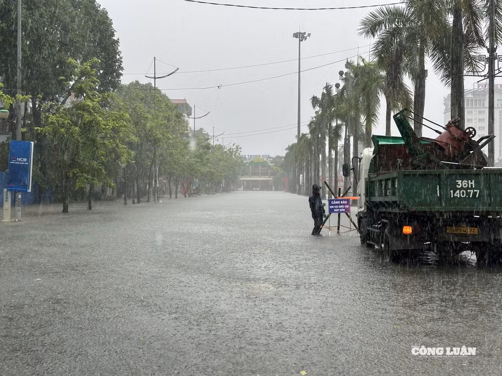 Phố đi bộ Phan Chu Trinh, Phường Hạc Thành 2