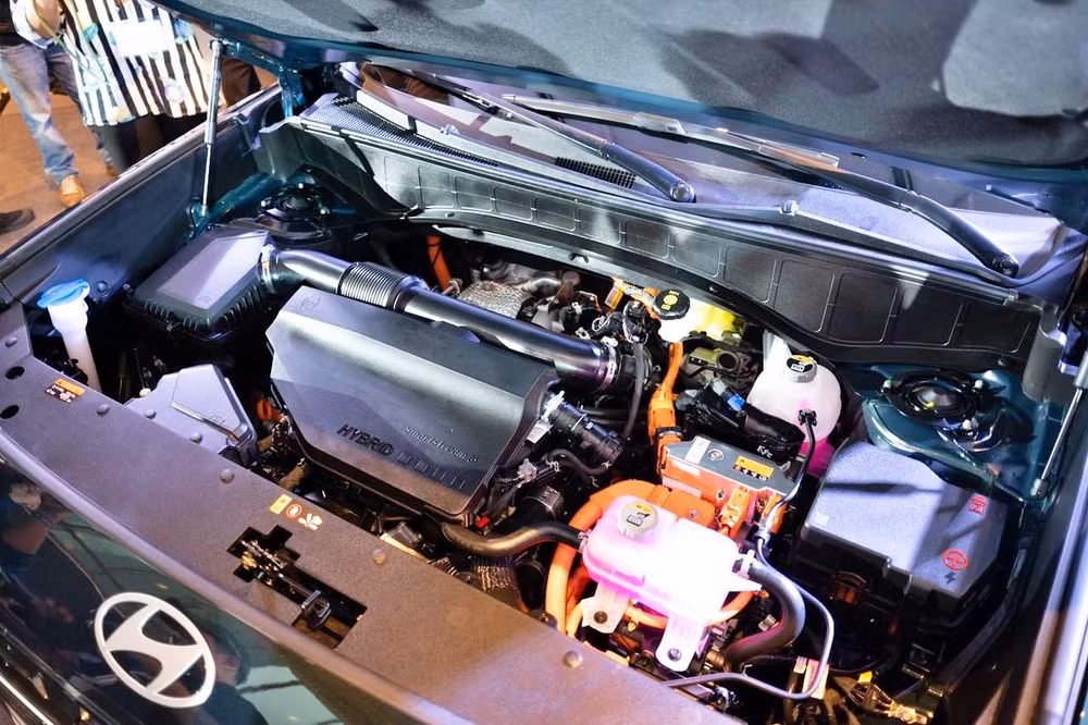 Hyundai Palisade Hybrid dùng động cơ xăng tăng áp 2.5L kết hợp motor hybrid.