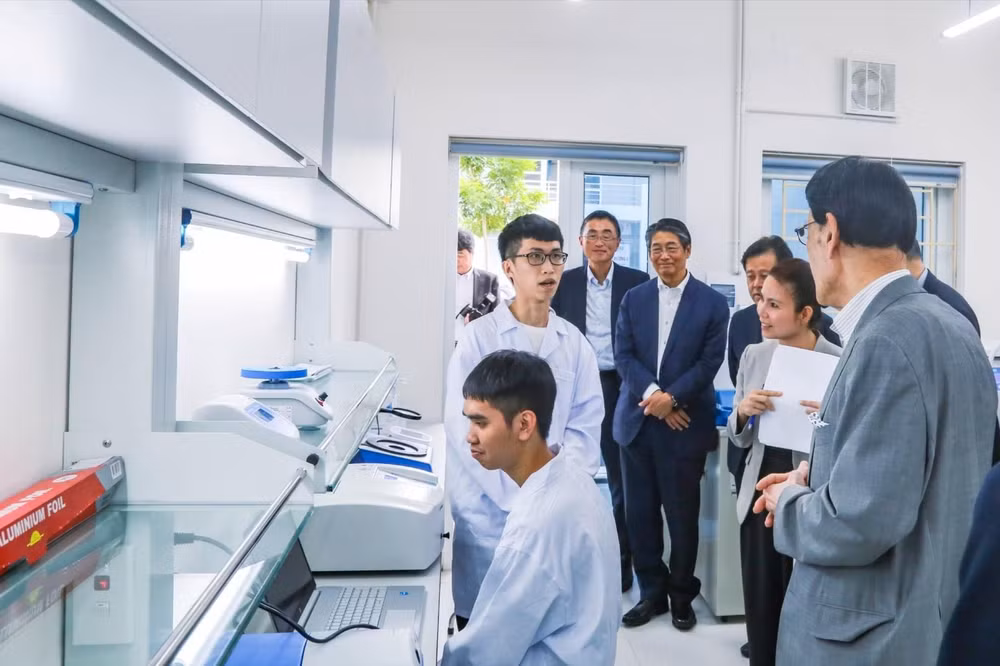 Tỉ lệ người theo học các ngành STEM đạt 35% ở mỗi trình độ đào tạo, trong đó ít nhất 2,5% thuộc các ngành khoa học cơ bản và 18% thuộc các ngành liên quan tới công nghệ số.
