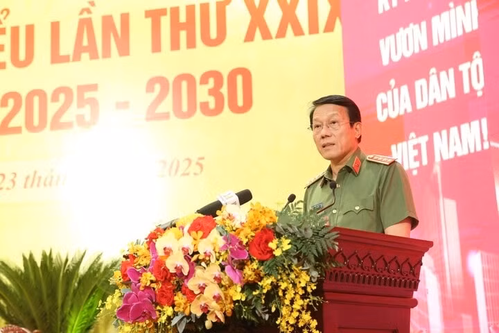 trung-tuong-nguyen-thanh-tung-duoc-bau-lam-bi-thu-dang-uy-cong-an-ha-noi_2.jpg