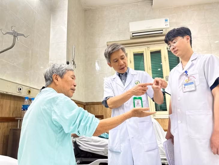 Trong đó có 85% người cao tuổi, người thân trực tiếp chăm sóc người cao tuổi biết thông tin về già hóa dân số, quyền được chăm sóc sức khỏe của người cao tuổi