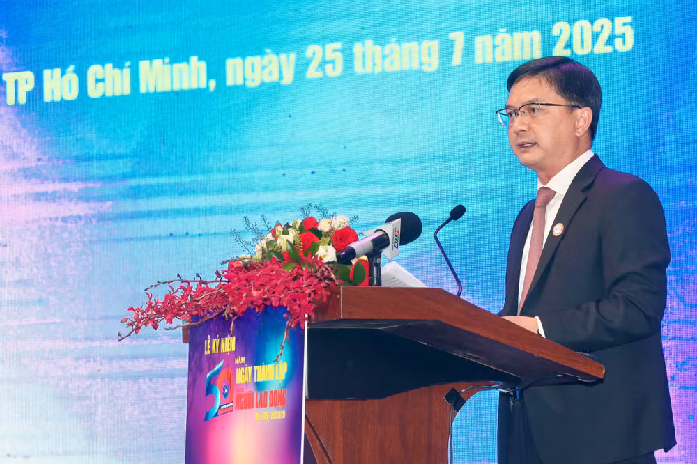 Ủy viên Ban Thường vụ Thành ủy, Trưởng Ban Tuyên giáo và Dân vận Thành ủy TP HCM, Phó Chủ tịch UBND TP HCM Nguyễn Mạnh Cường phát biểu 