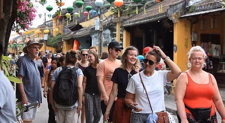 viet nam don gan 13 trieu khach quoc te trong thang 9 2024 hinh 1