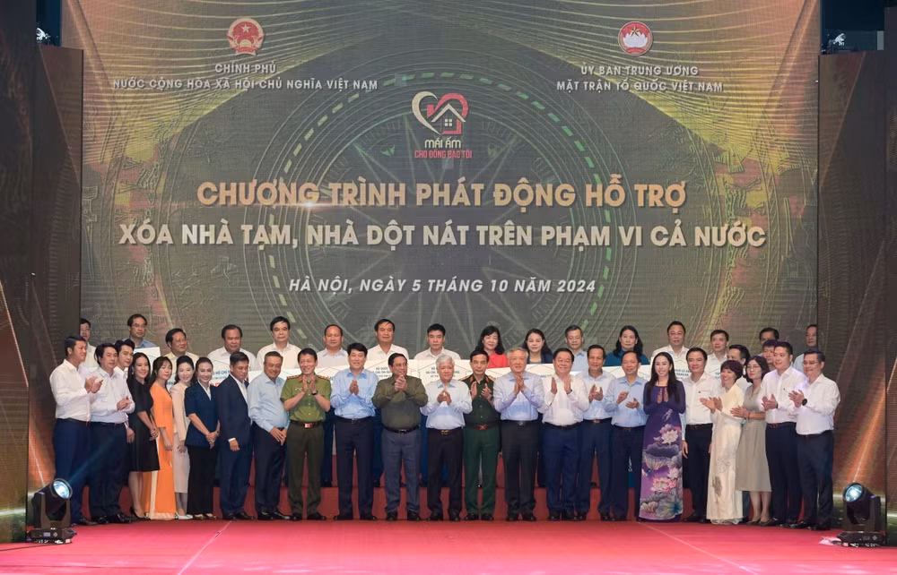 petrovietnam trao 150 ty dong ho tro xoa nha tam nha dot nat cho cac dia phuong tren ca nuoc hinh 2