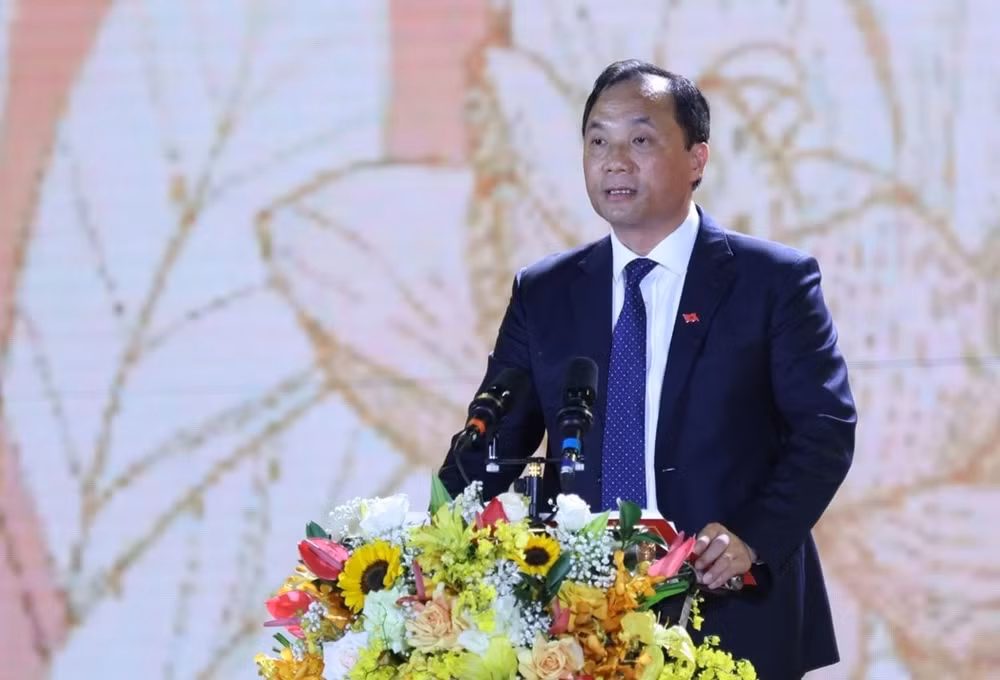 xuc dong chuong trinh nghe thuat coi thieng dong loc noi mach ngan nam hinh 2