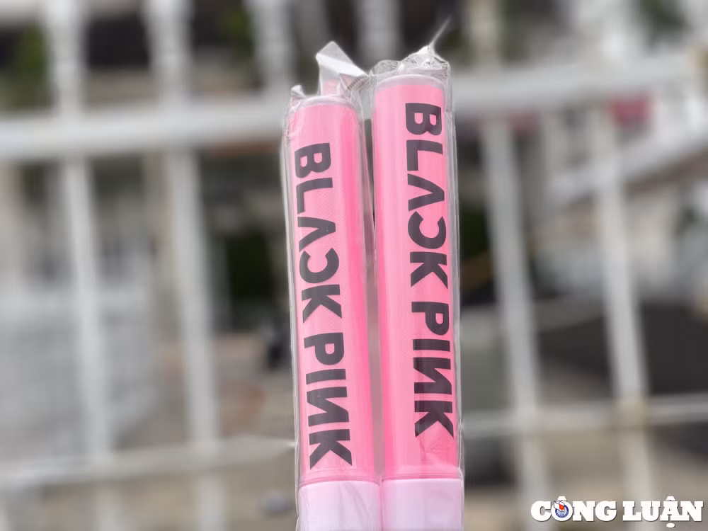 dan phe ha kich gia ve xem show dien blackpink hinh 13