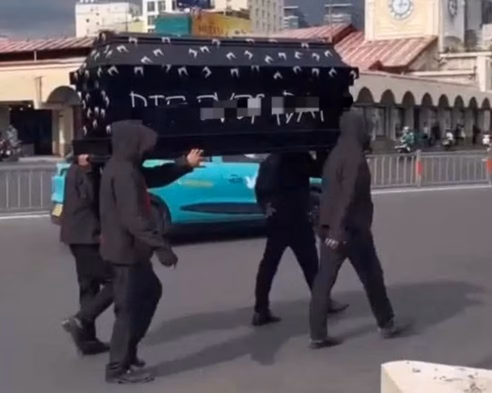 bat khan cap nhom doi tuong khieng quan tai dieu pho dang tiktok de quang cao ban hang hinh 2