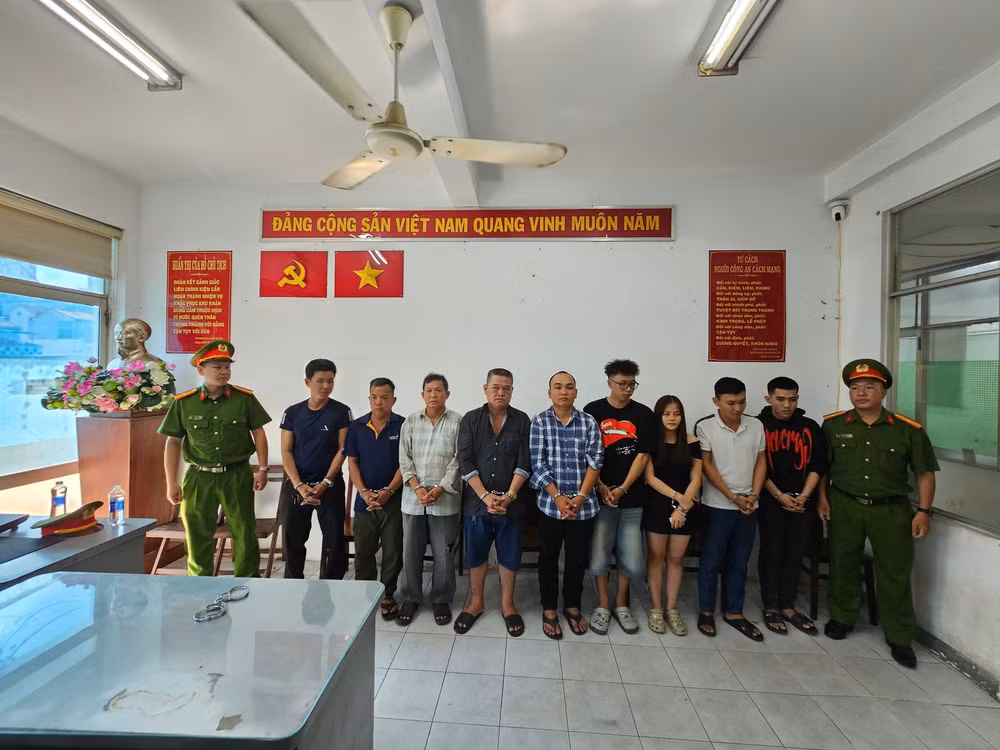 bat khan cap nhom doi tuong khieng quan tai dieu pho dang tiktok de quang cao ban hang hinh 1