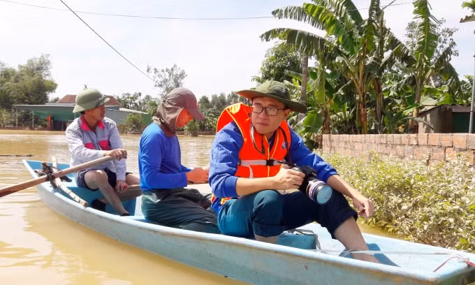 PV Đình Nhất đang vào tâm lũ