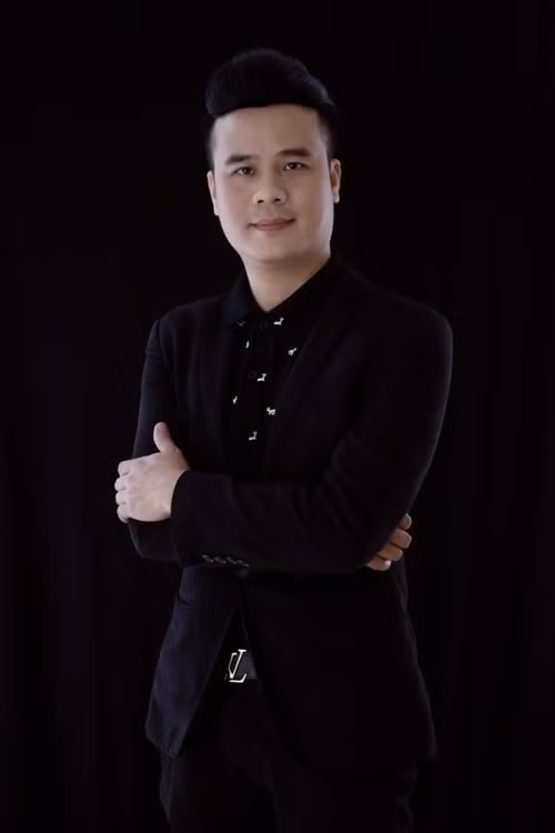 Tổng đạo diễn Mai Thanh Tùng
