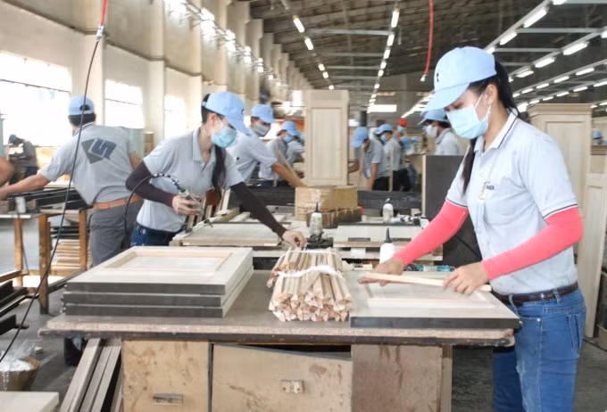 Nếu không hỗ trợ doanh nghiệp vay vốn trả lương người lao động, thì các doanh nghiệp này có nguy cơ phá sản và người lao động cũng sẽ mất việc làm.