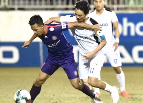 Câu lạc bộ HAGL đã có những trận cầu với 4 trận thua siêu tệ trong giai đoạn 2 V.League 2020. Ảnh: TL