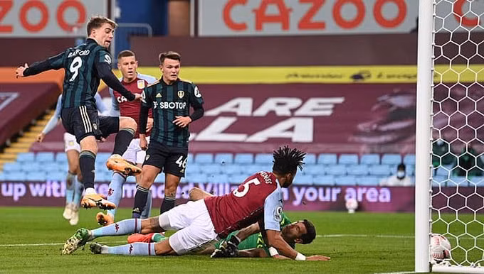 Bamford đã có bàn thắng với cú hat-trick đỉnh cao. Ảnh: bongdaplus