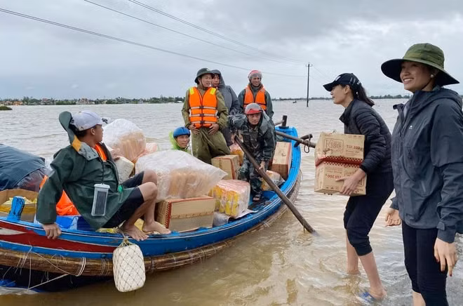 Lệ Hằng và Lê Thúy đang có mặt ở Quảng Bình.