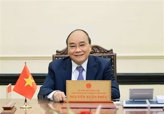 Chủ tịch nước Nguyễn Xuân Phúc điện đàm với Tổng thống Indonesia Joko Widodo. Ảnh: TTXVN