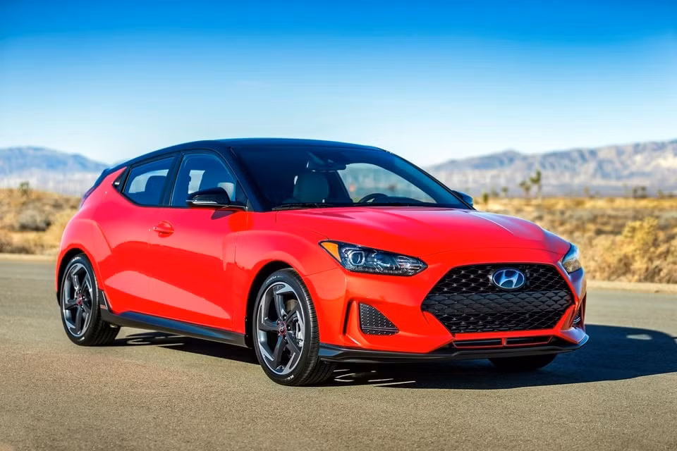 Hyundai Veloster. Ảnh: Carbuzz