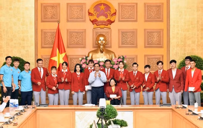 Thủ tướng Phạm Minh Chính động viên các vận động viên tiêu biểu, đoàn thể thao Việt Nam tham dự Olympic Tokyo 2020.