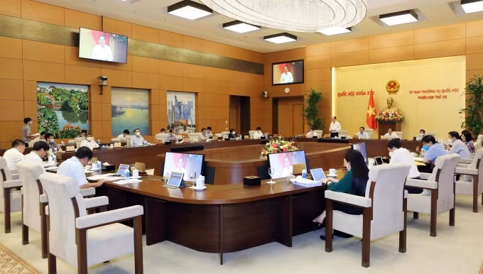 Quang cảnh phiên họp.