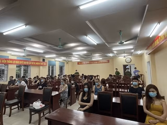 Các đối tượng tại cơ quan công an