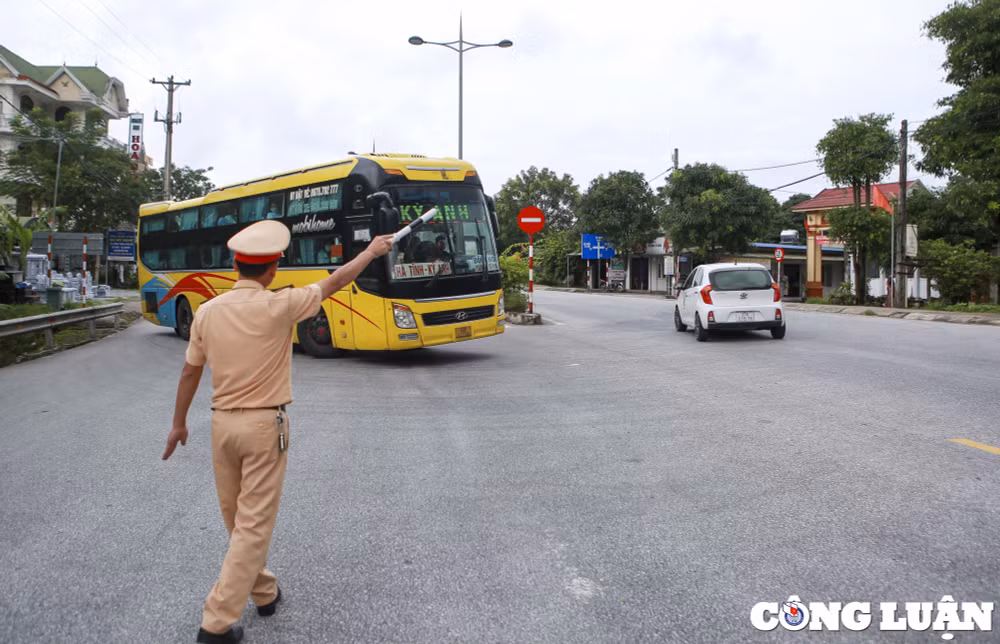 ha tinh cam duong qua diem ngap sau nhieu phuong tien quay dau chon hanh trinh khac hinh 5