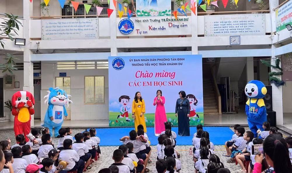 Học sinh lớp 1 Tr