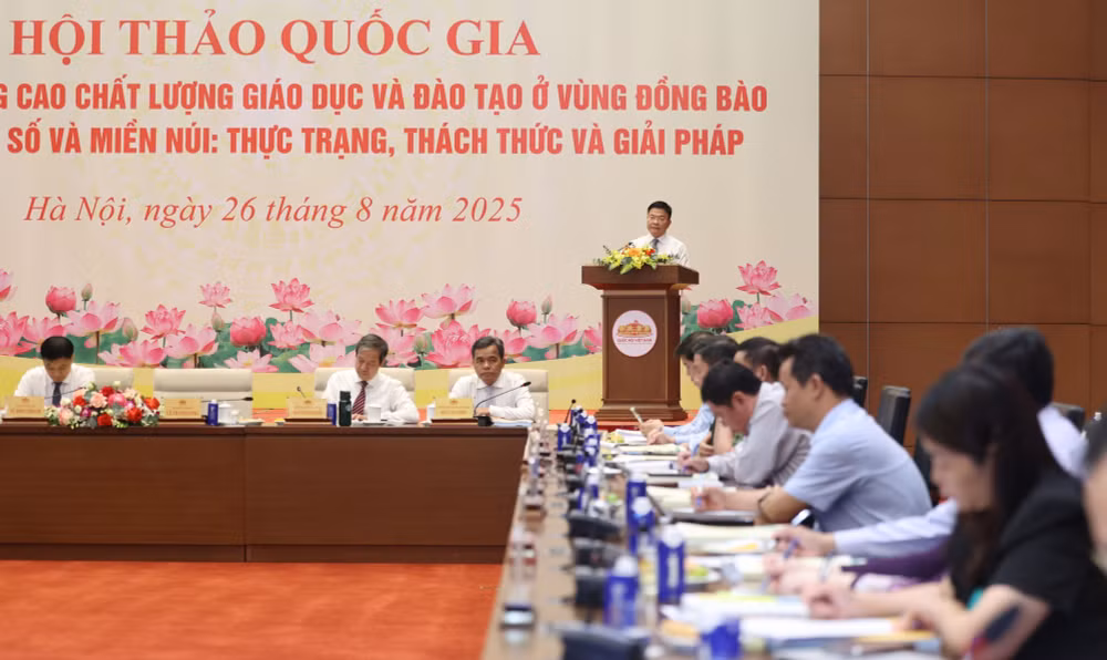 Phó Thủ tướng Lê Thành Long: Chính sách giáo dục vùng đồng bào dân tộc thiểu số, miền núi tương đối toàn diện- Ảnh 9.