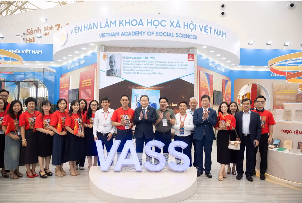 Ảnh màn hình 2025-08-27 lúc 18.23.00