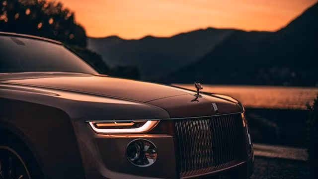 xe sang rolls royce kham ngoc trai co gia 25 trieu usd hinh 2