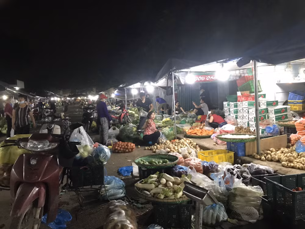 nguoi dan thu do do xo di cho dau moi de tiet kiem chi phi hinh 1
