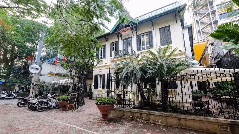 Hình ảnh nhà hàng Slovilla - 16 phố Lý Thường Kiệt, nơi phát hiện thi thể người đàn ông. Ảnh: kinhtedothi