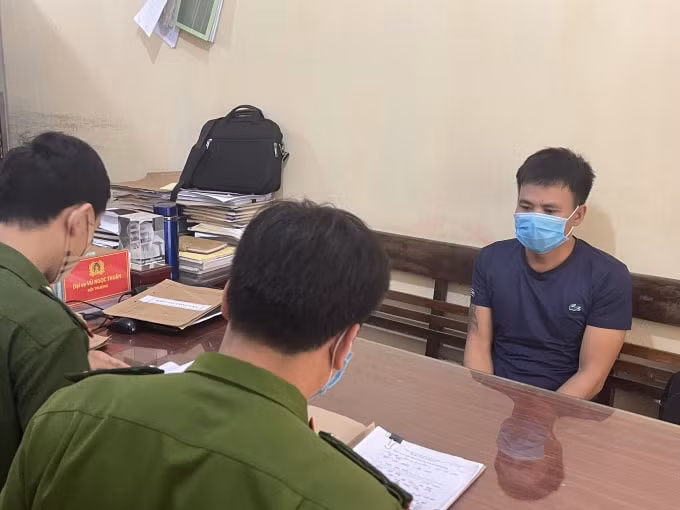 Đối tượng Nguyễn Văn Thạo tại cơ quan Công an. Ảnh: Thái Thanh